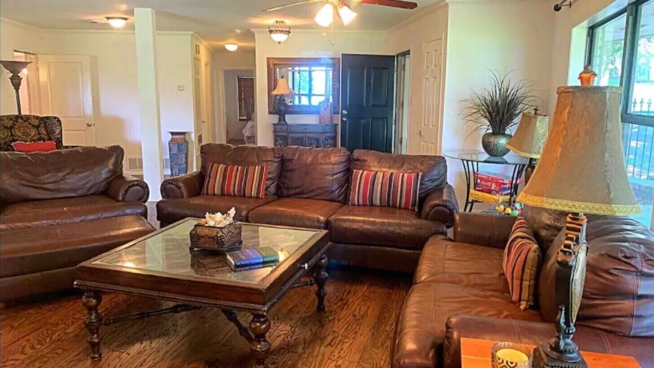 Photo of Livingroom in Lone Oak