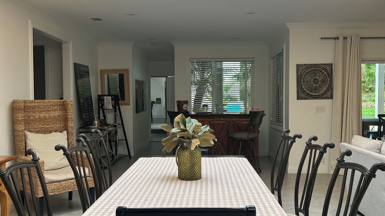Photo of Livingroom in Beverly Hills