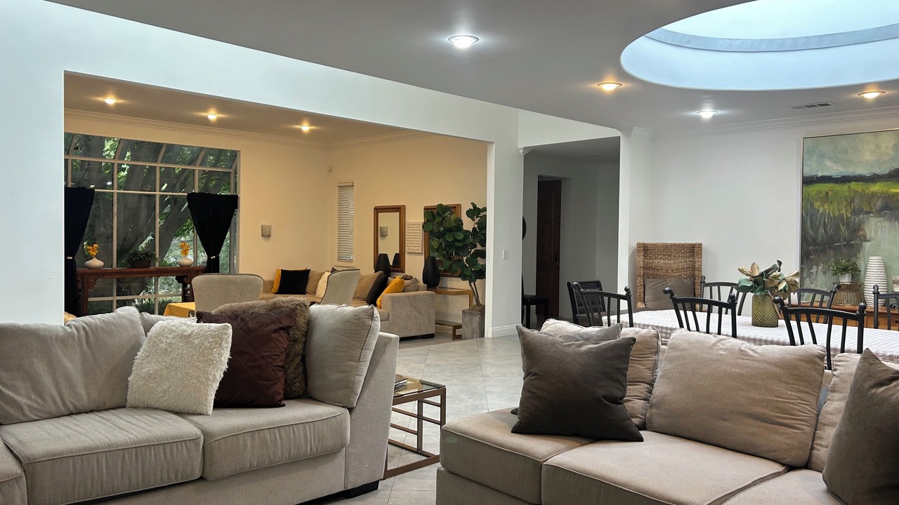 Photo of Livingroom in Beverly Hills