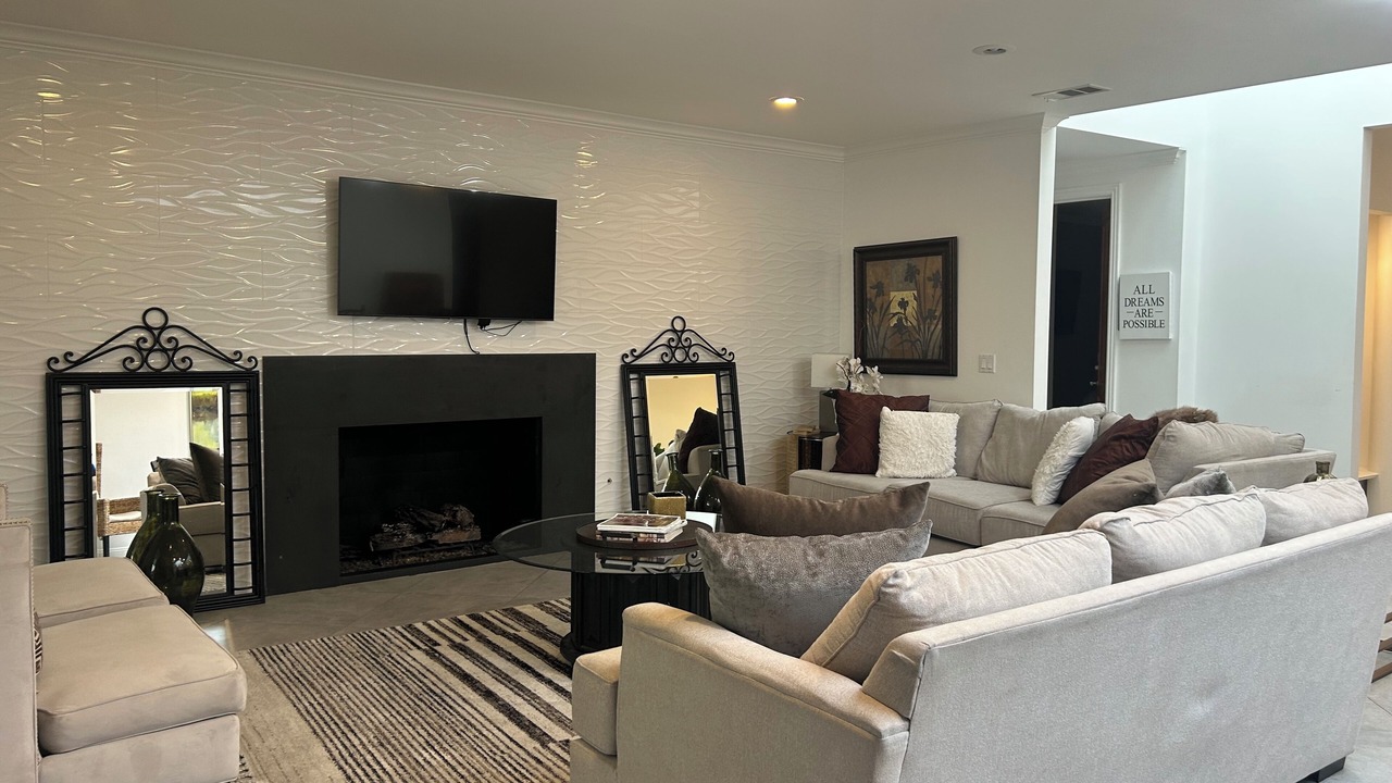 Photo of Livingroom in Beverly Hills
