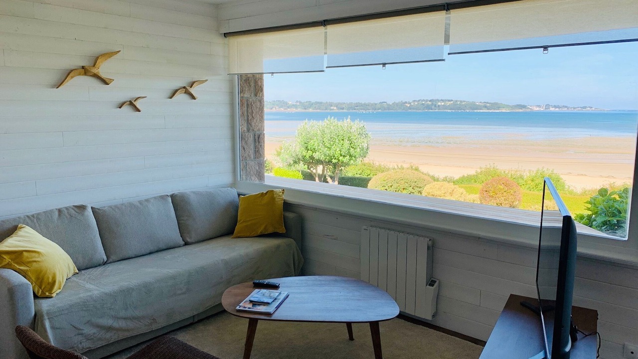 Photo of Livingroom in Saint-Michel-en-Greve