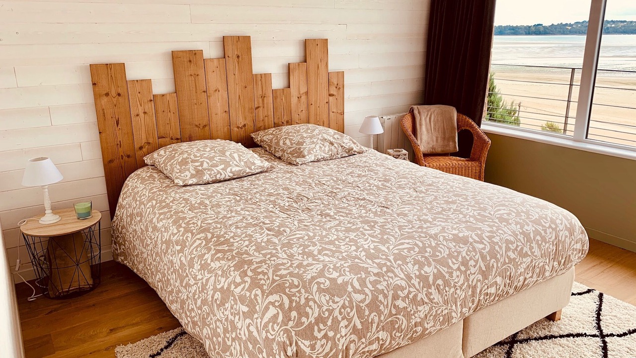 Photo of Bedroom in Saint-Michel-en-Greve