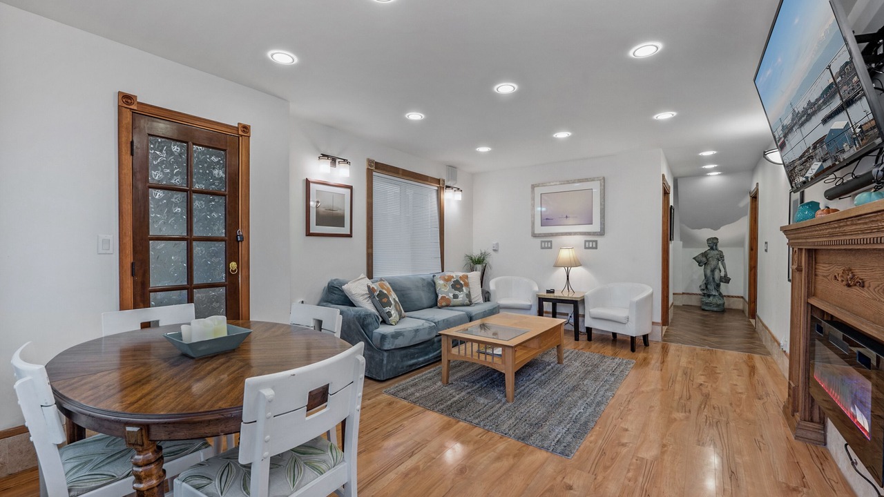 Photo of Others in Everett