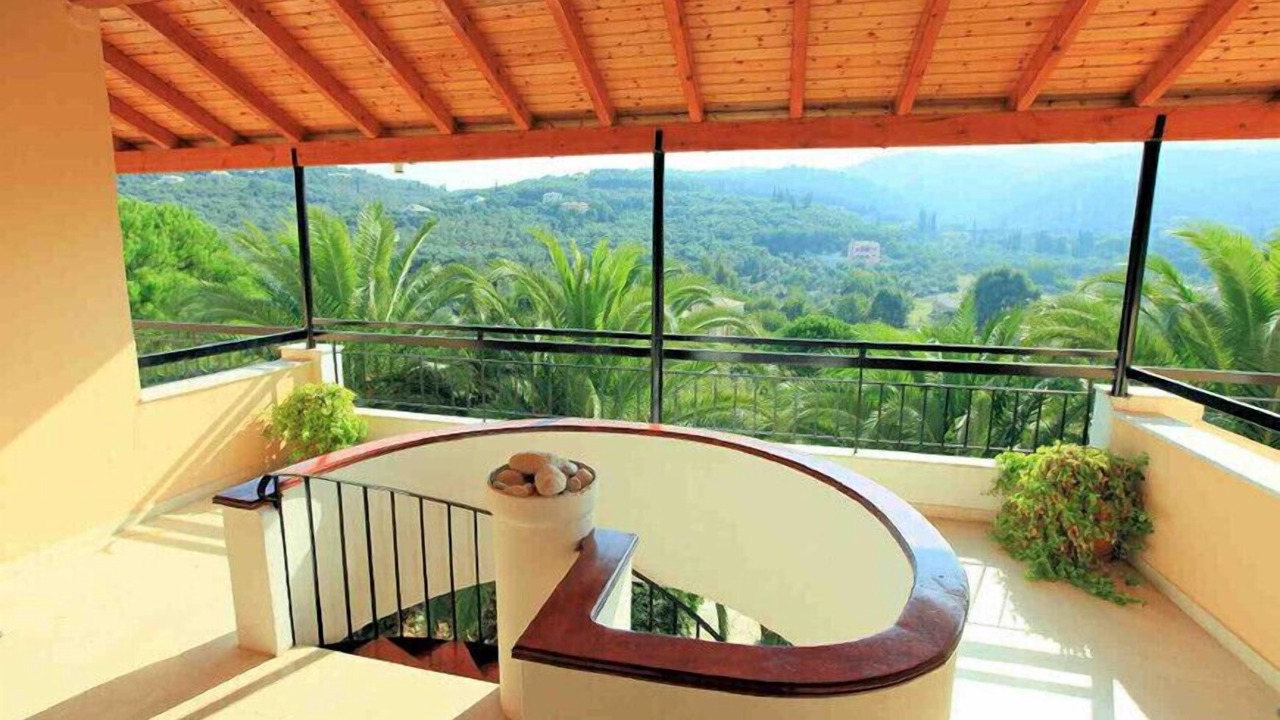 Photo of Outdoor in Petaleia