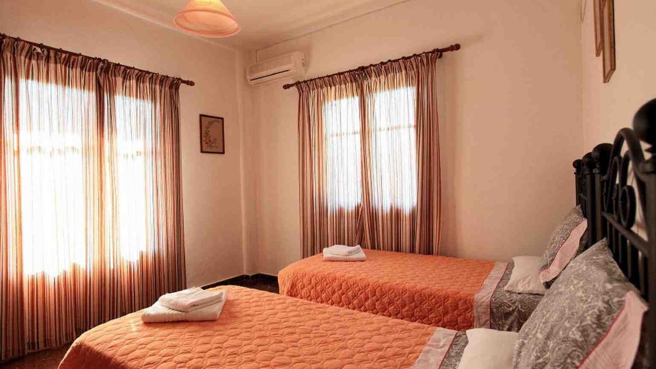 Photo of Bedroom in Petaleia