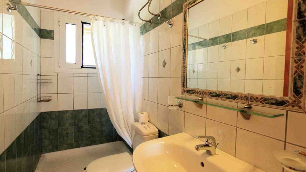 Photo of Bathroom in Petaleia