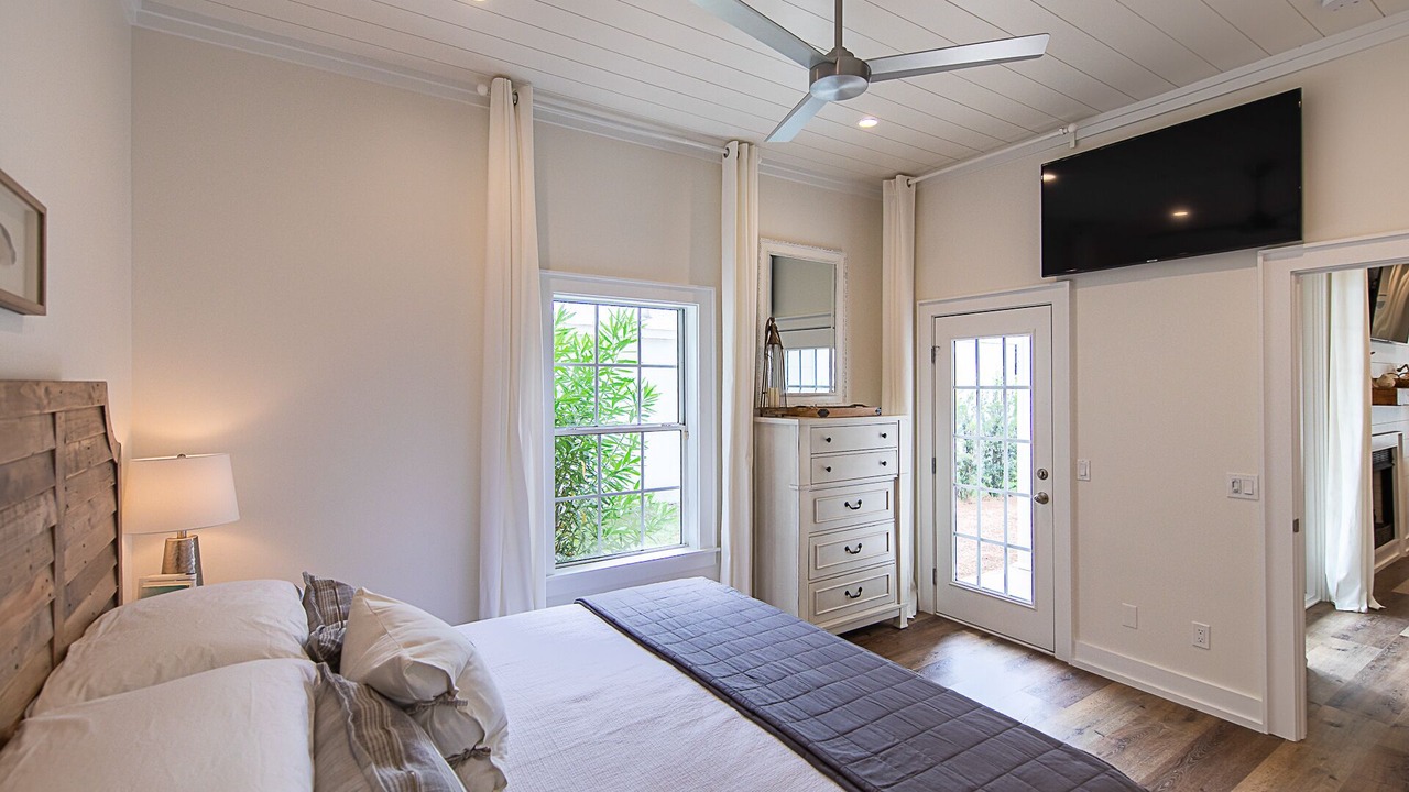 Photo of Bedroom in White's Gulfview