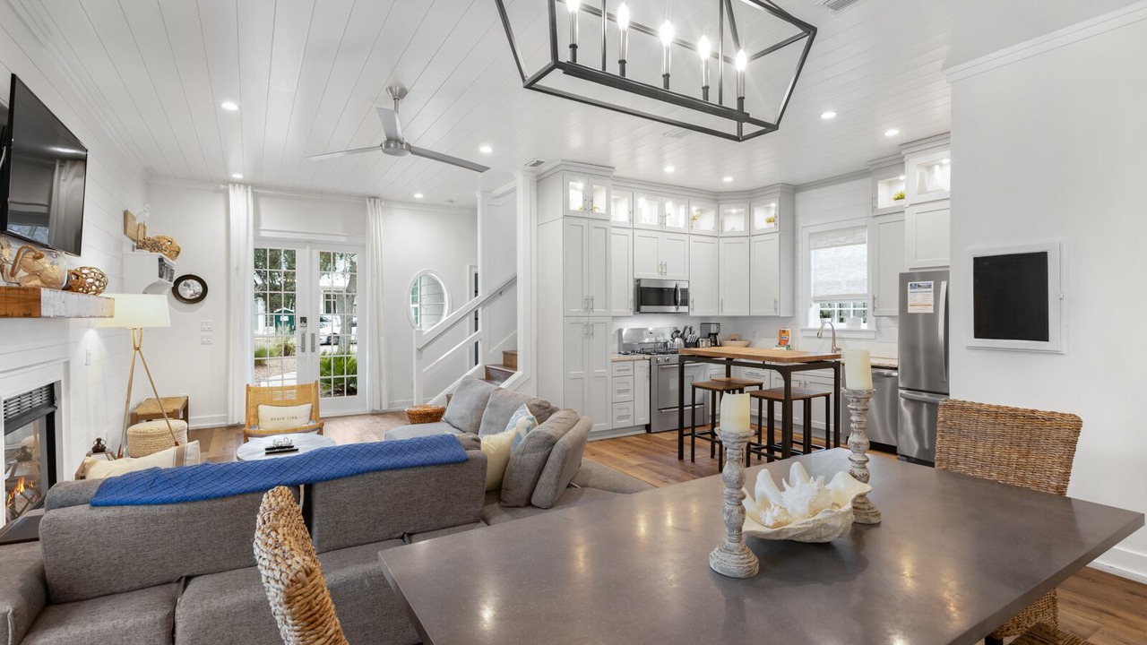 Photo of Livingroom in White's Gulfview