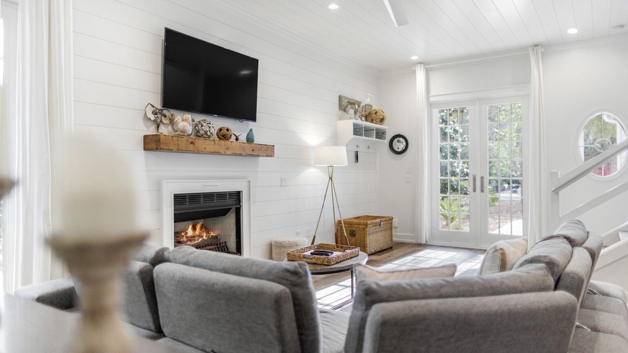 Photo of Livingroom in White's Gulfview