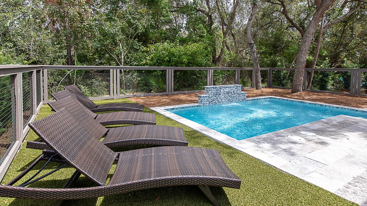 Photo of Outdoor in White's Gulfview