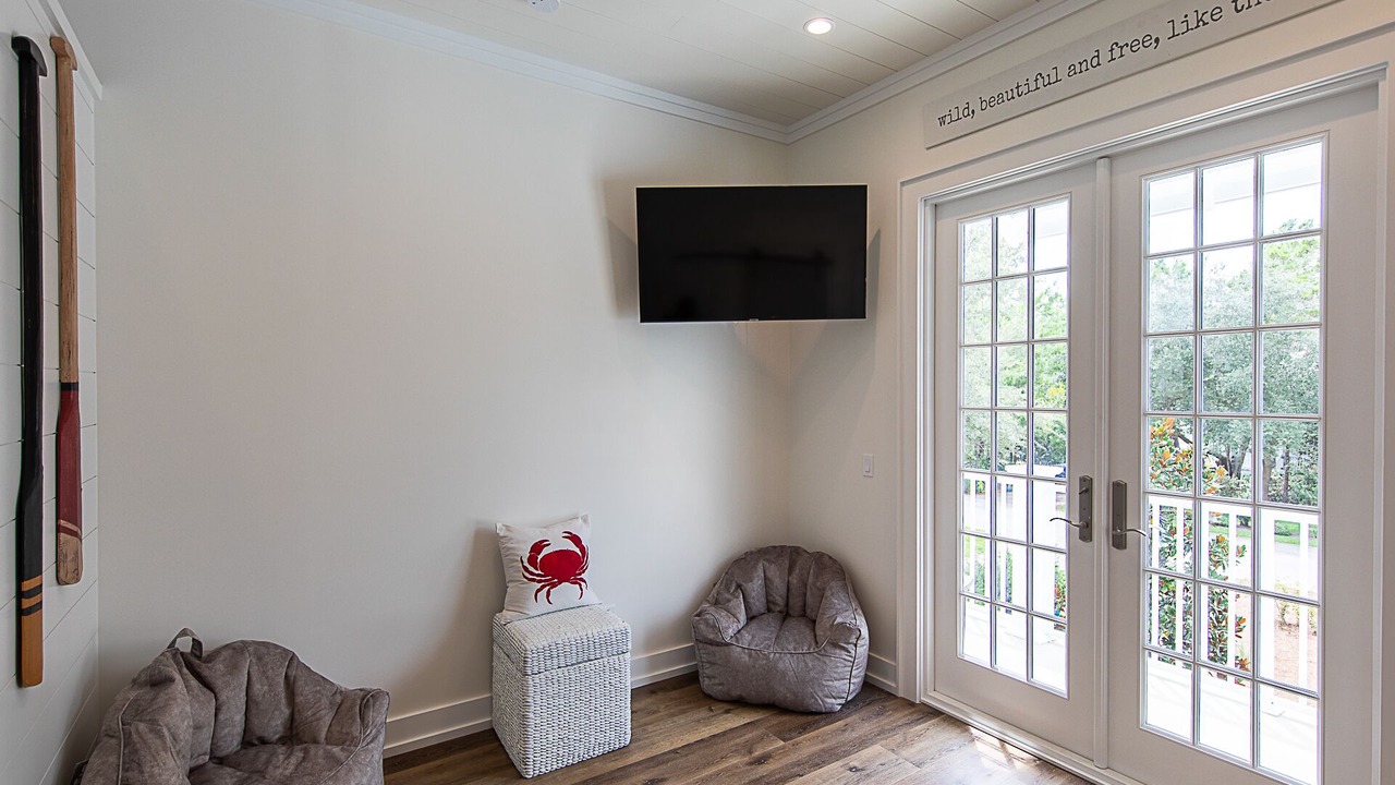 Photo of Livingroom in White's Gulfview