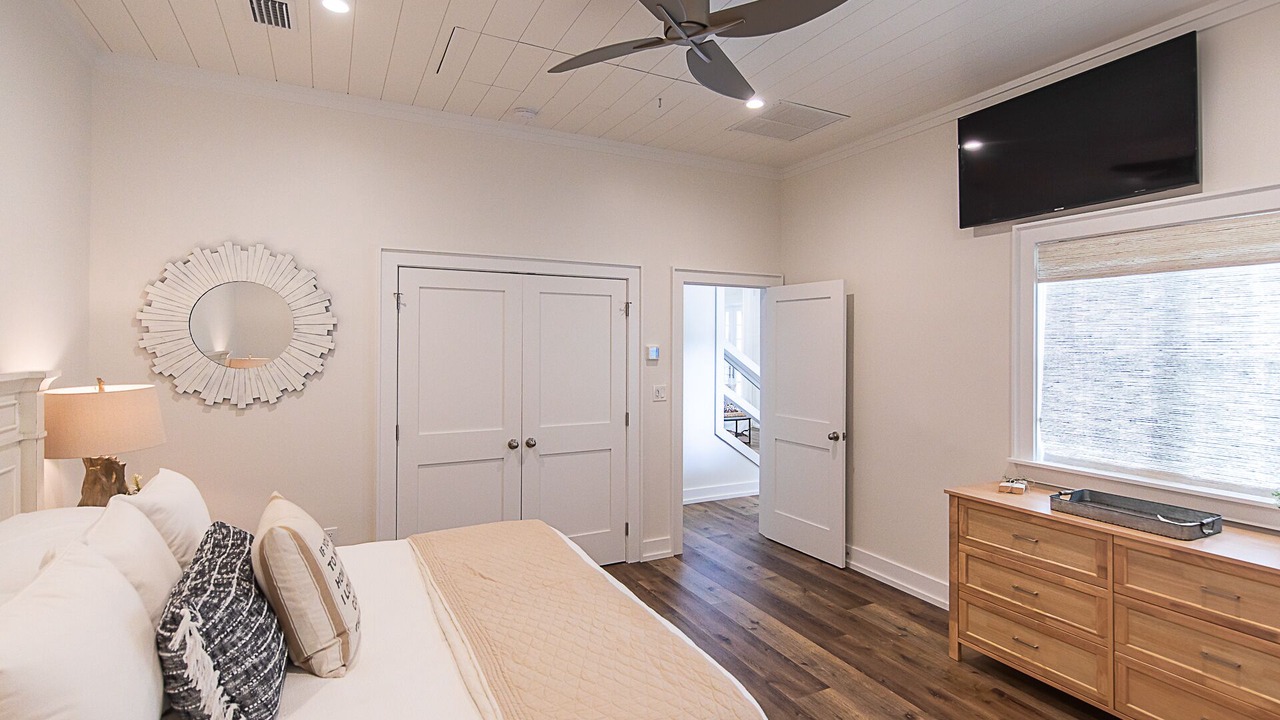 Photo of Bedroom in White's Gulfview