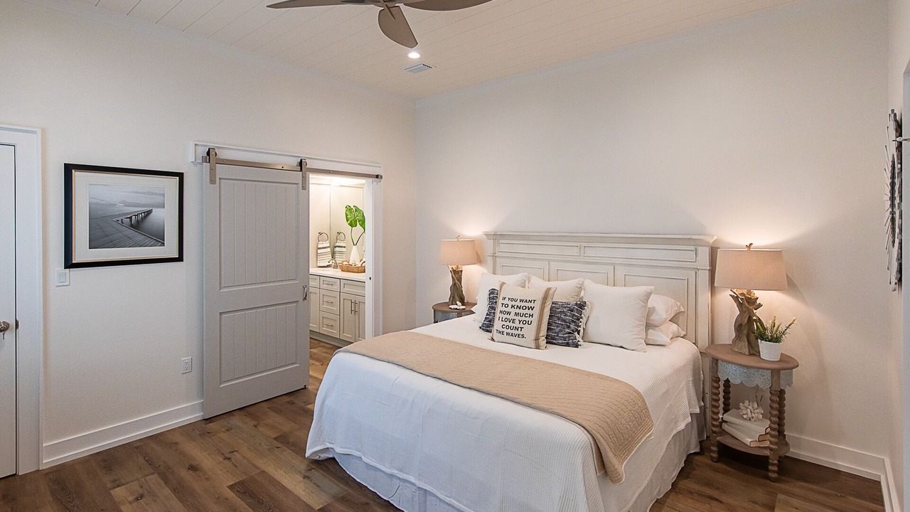 Photo of Bedroom in White's Gulfview