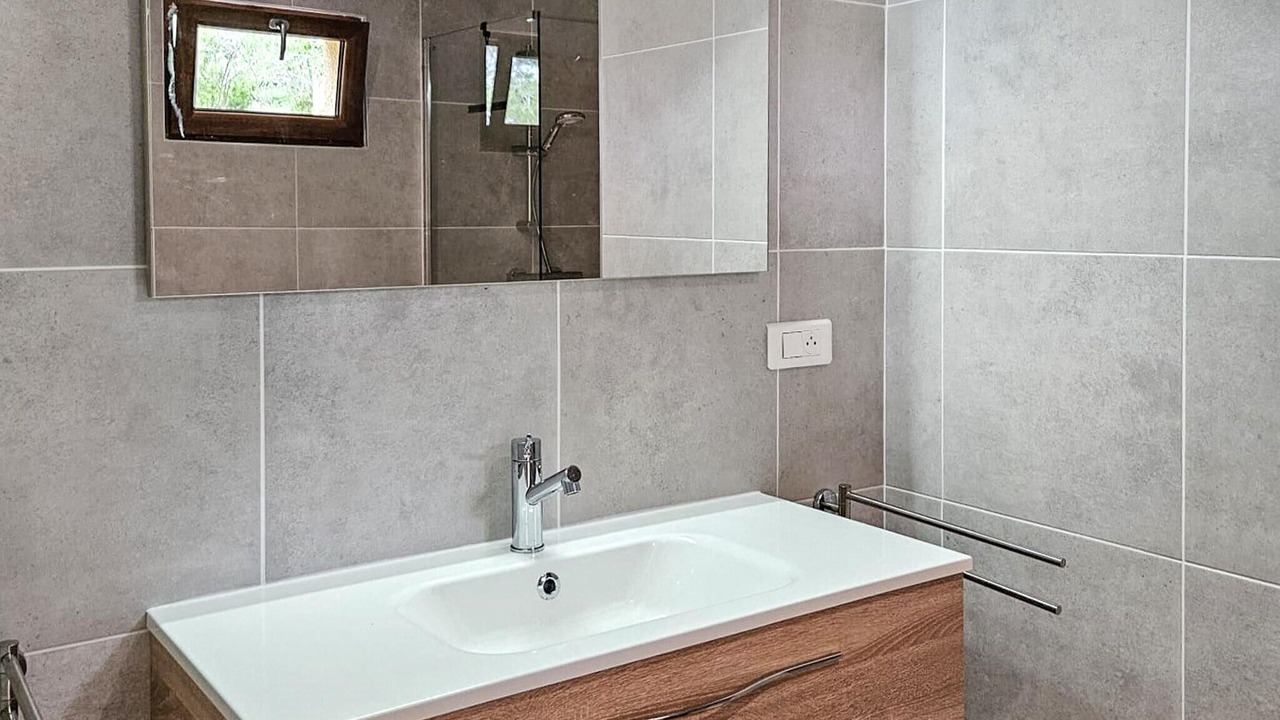 Photo of Bathroom in Roquebrun