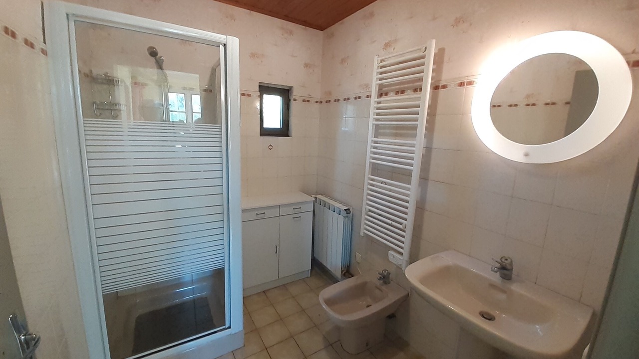 Photo of Bathroom in Moyrazes
