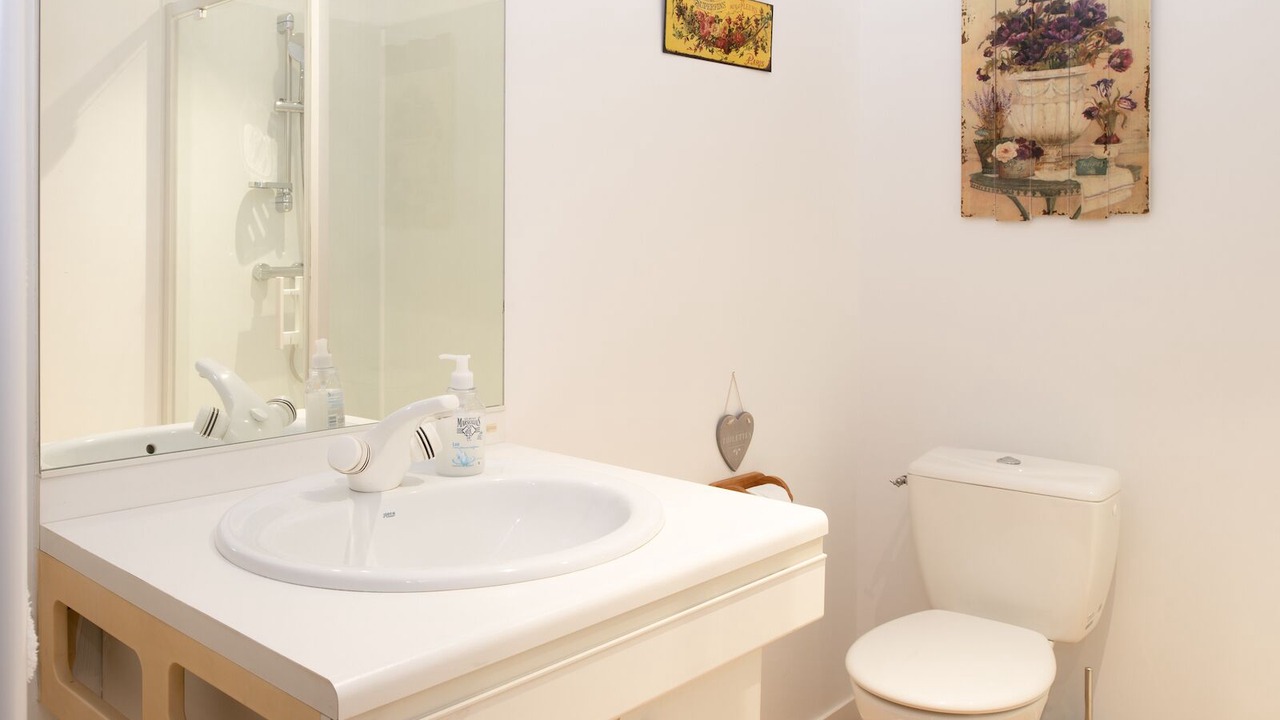 Photo of Bathroom in Ducey