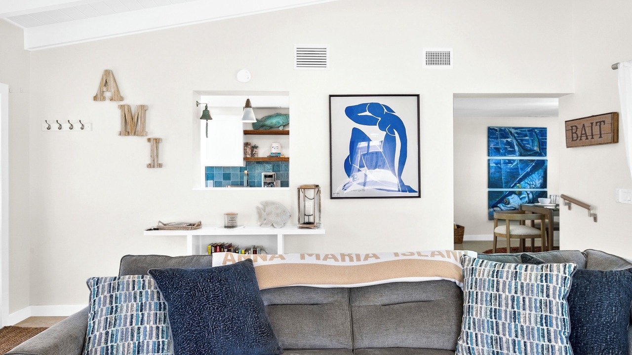Photo of Livingroom in Holmes Beach