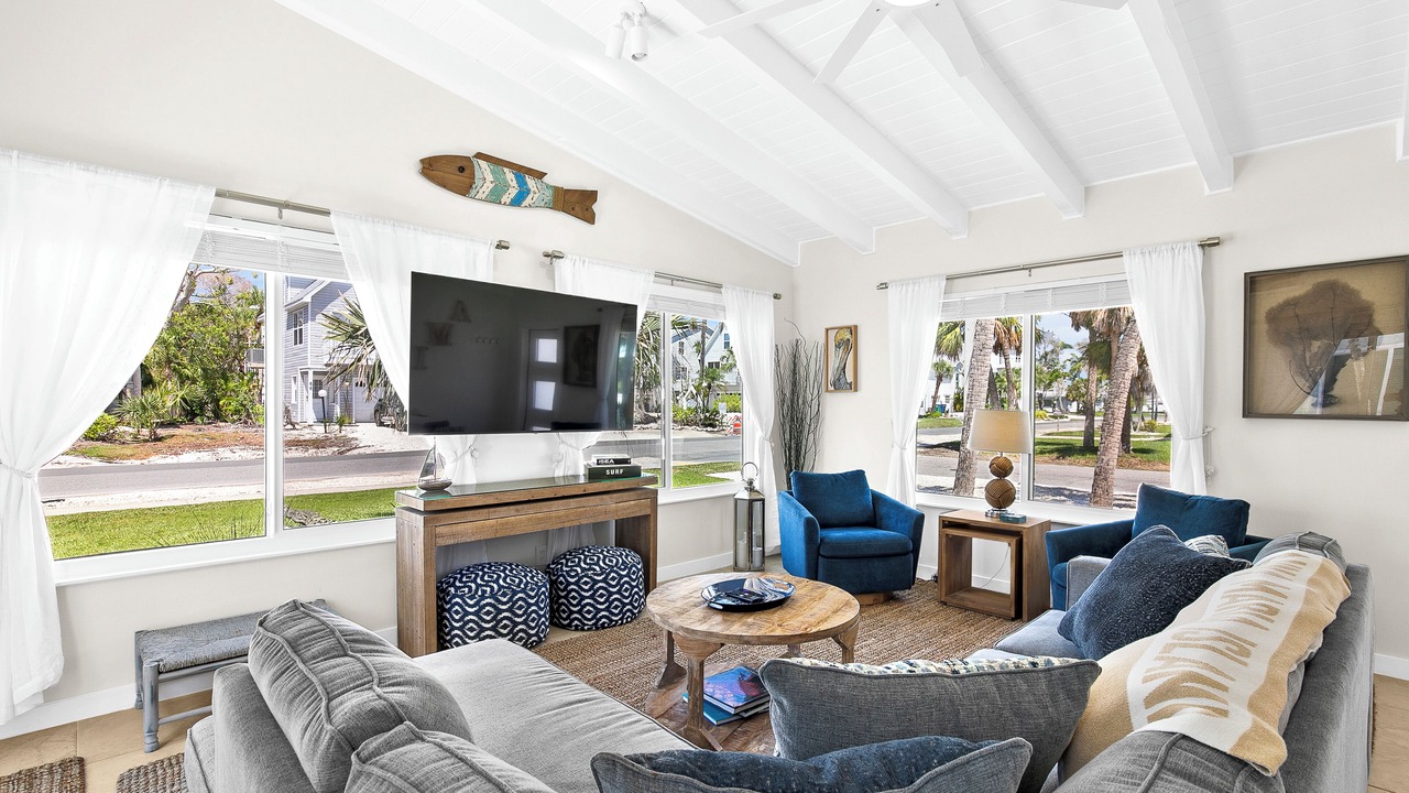 Photo of Livingroom in Holmes Beach