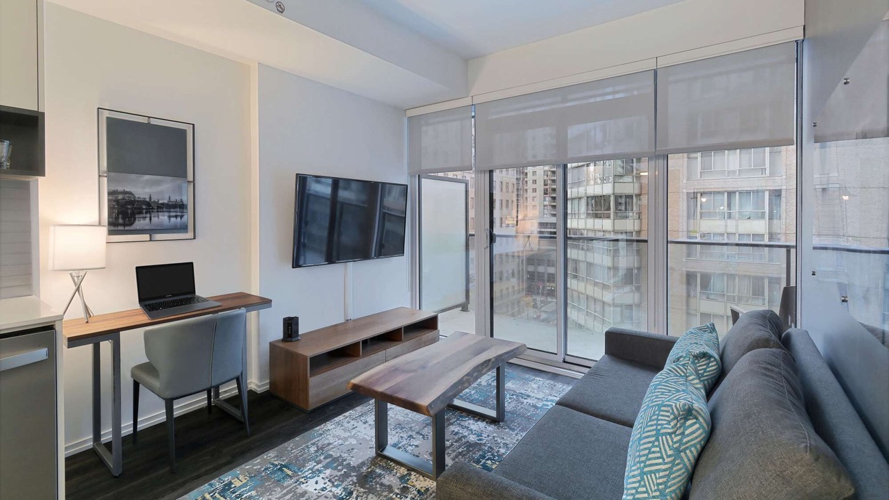 Photo of Livingroom in Bay Street Corridor