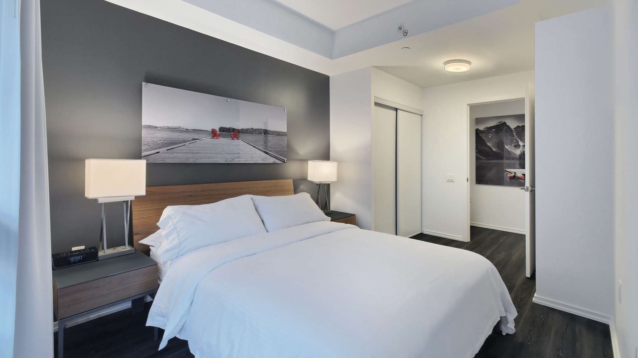 Photo of Bedroom in Bay Street Corridor