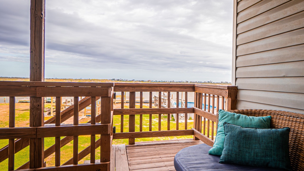 Photo of Patio Balcony in Cedar Lane