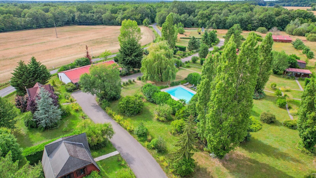 Photo of Outdoor in Sainte-Genevieve-des-Bois