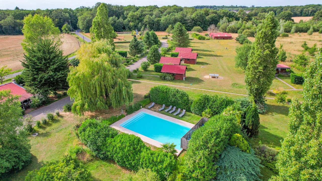 Photo of Outdoor in Sainte-Genevieve-des-Bois