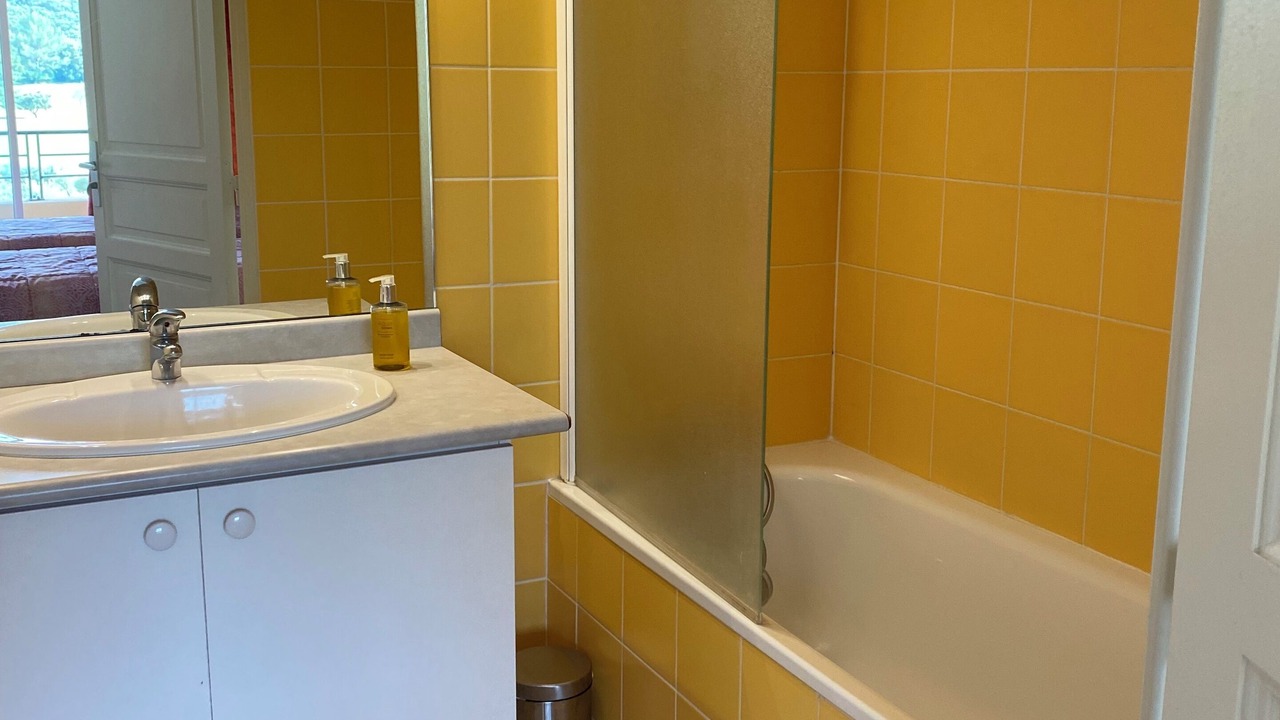 Photo of Bathroom in Garrigues