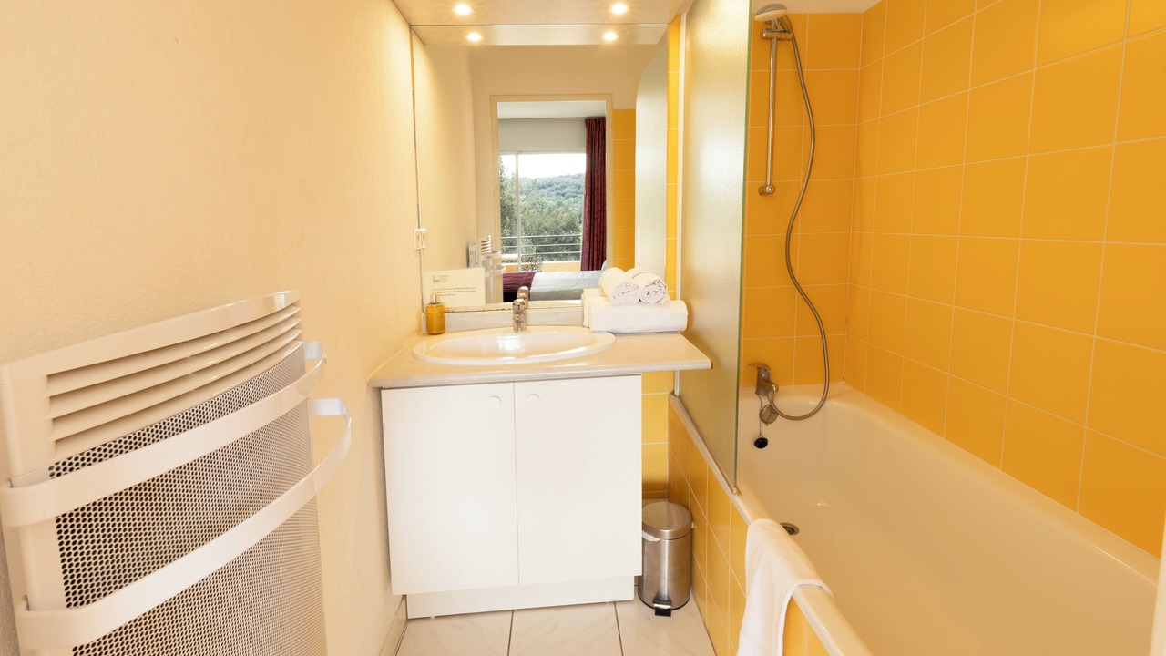 Photo of Bathroom in Garrigues