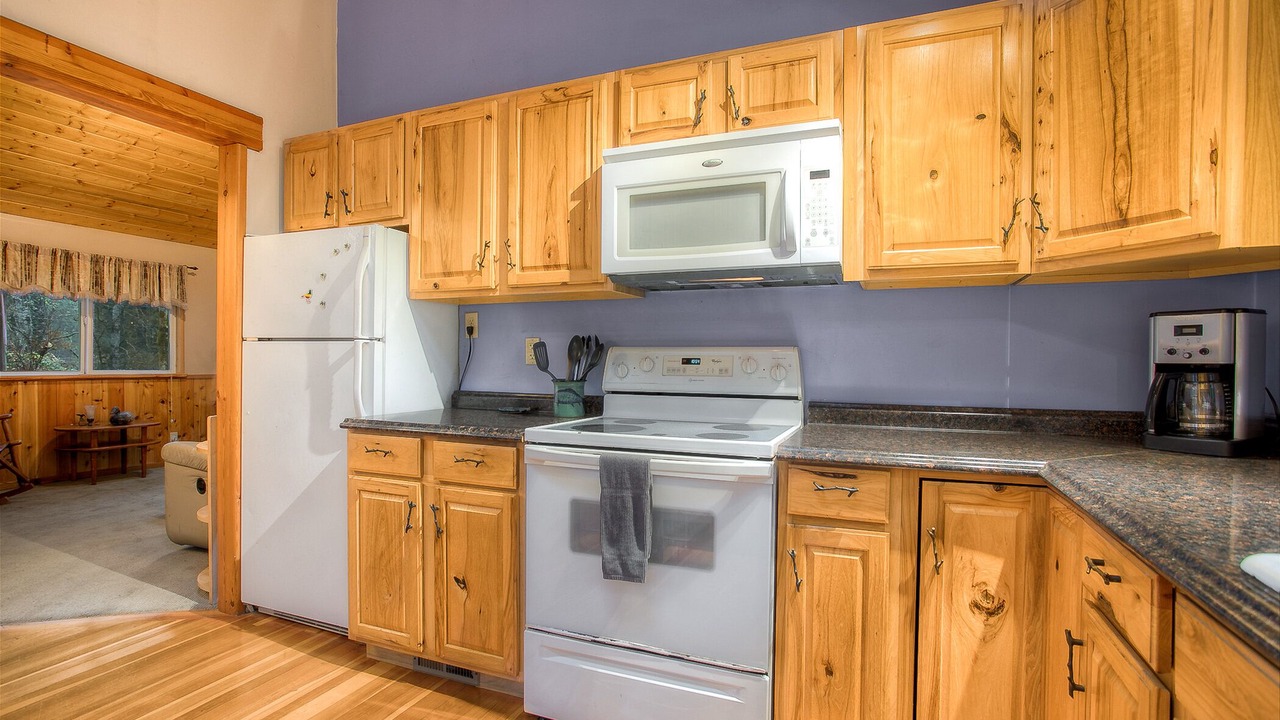 Photo of Kitchen in Gold Bar