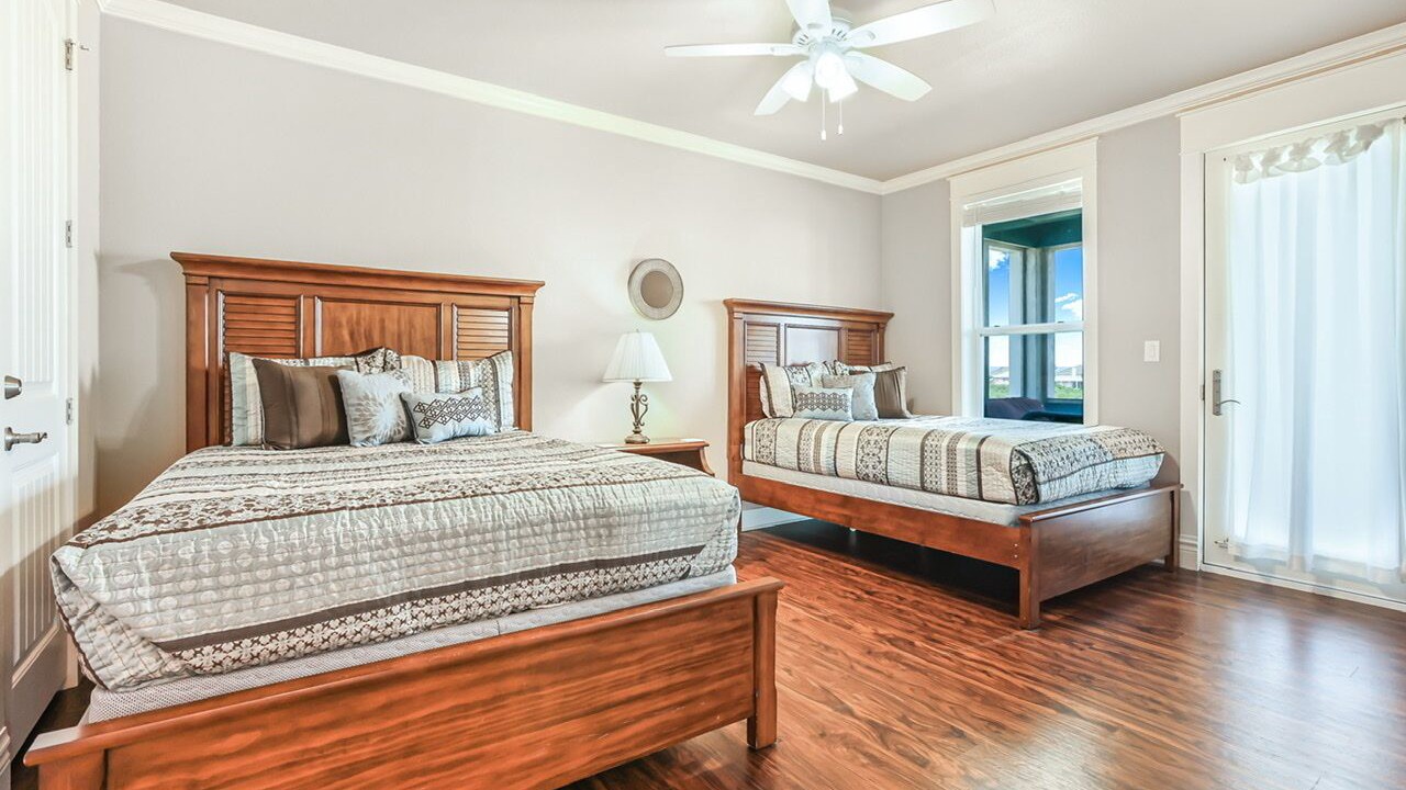 Photo of Bedroom in Crystal Beach
