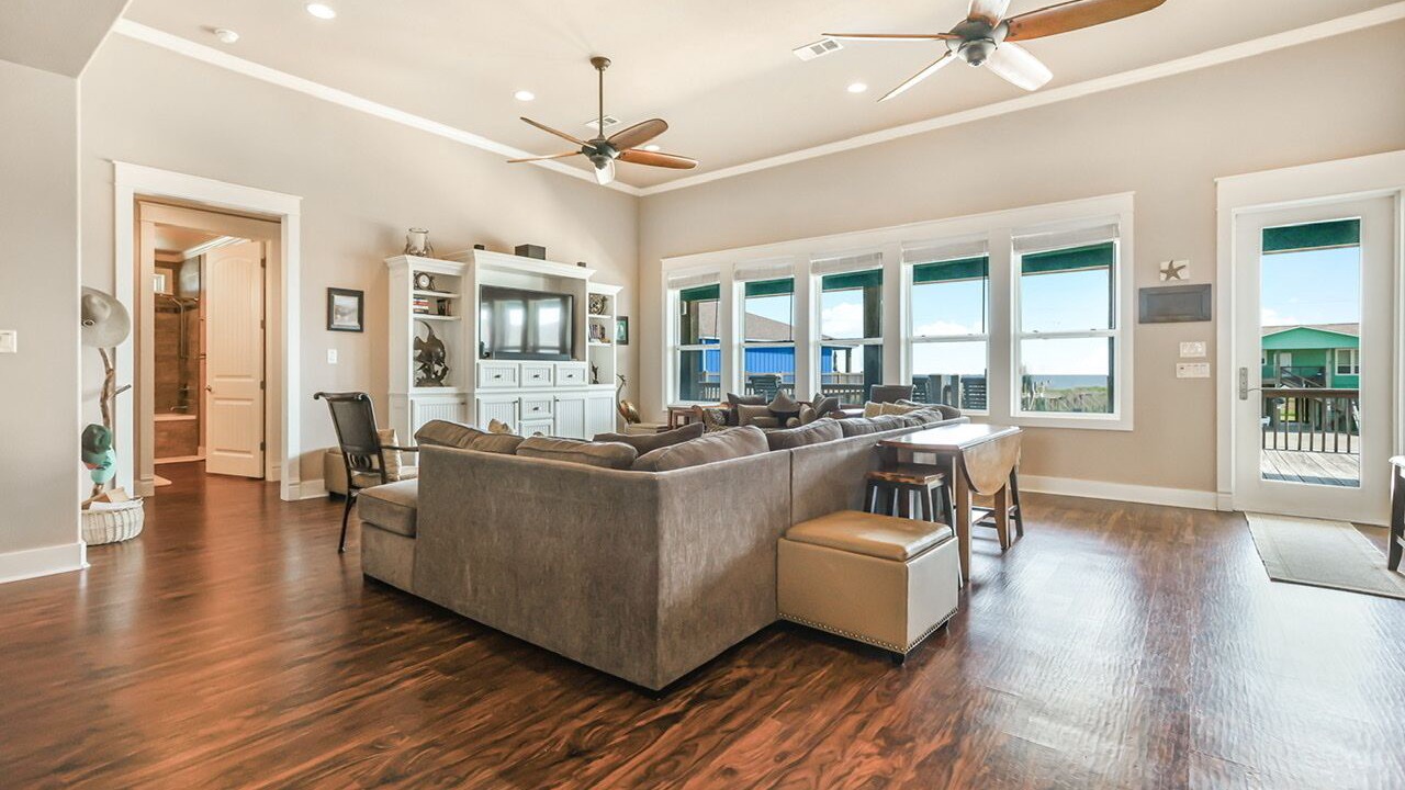 Photo of Livingroom in Crystal Beach