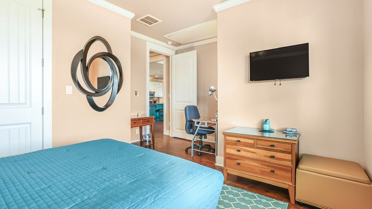 Photo of Bedroom in Crystal Beach