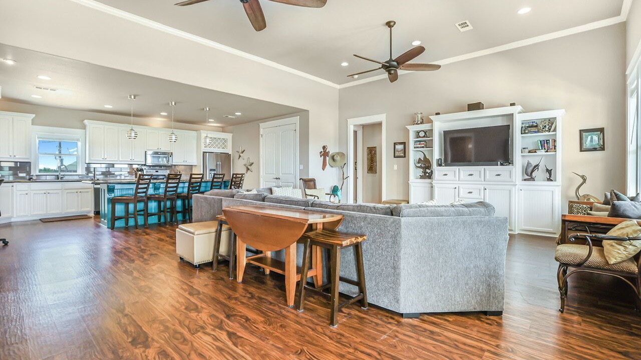 Photo of Livingroom in Crystal Beach