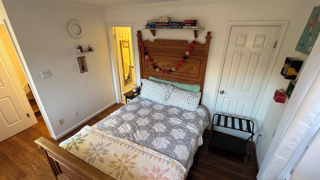Photo of Bedroom in Old Town Alexandria