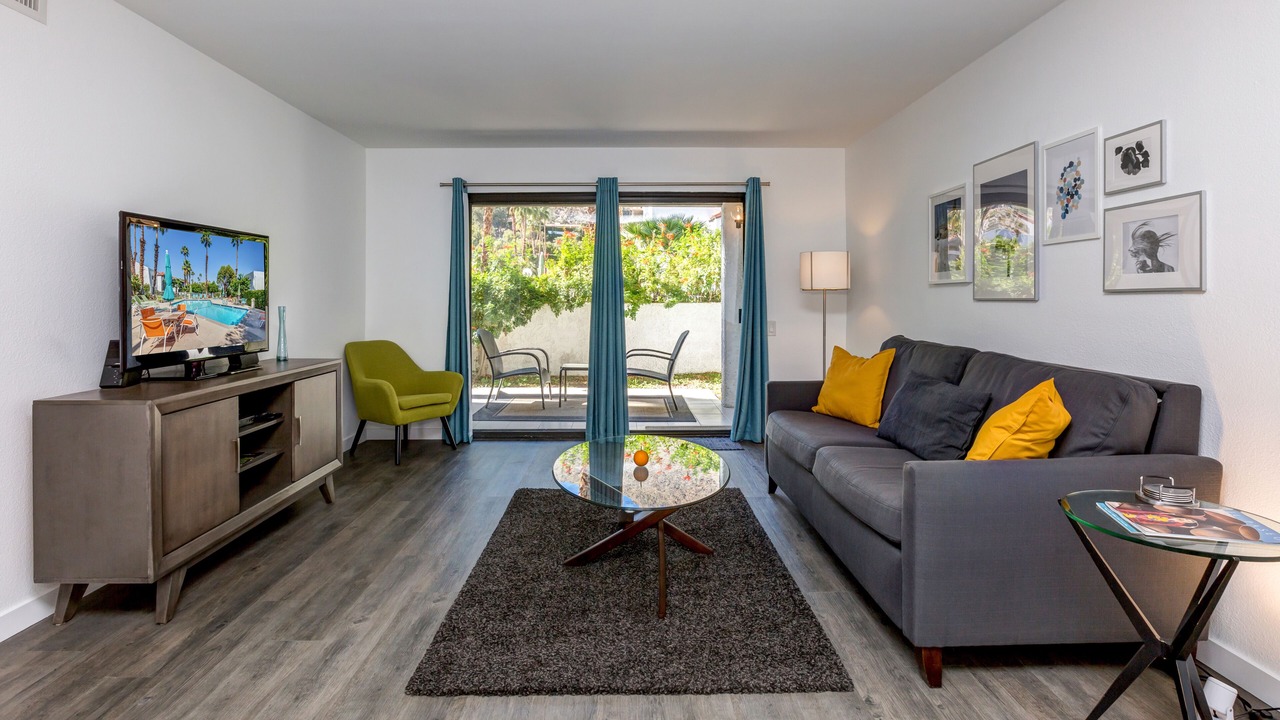 Photo of Livingroom in Canyon Corridor