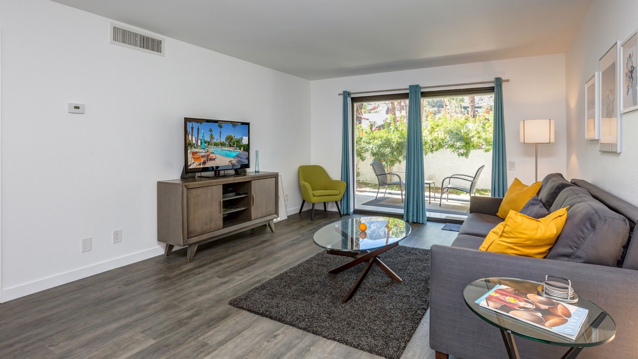 Photo of Livingroom in Canyon Corridor