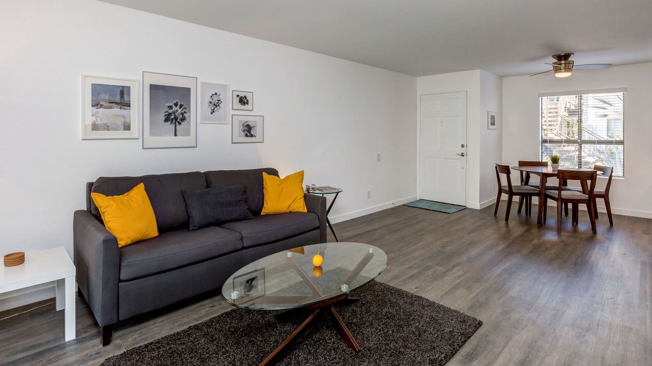Photo of Livingroom in Canyon Corridor