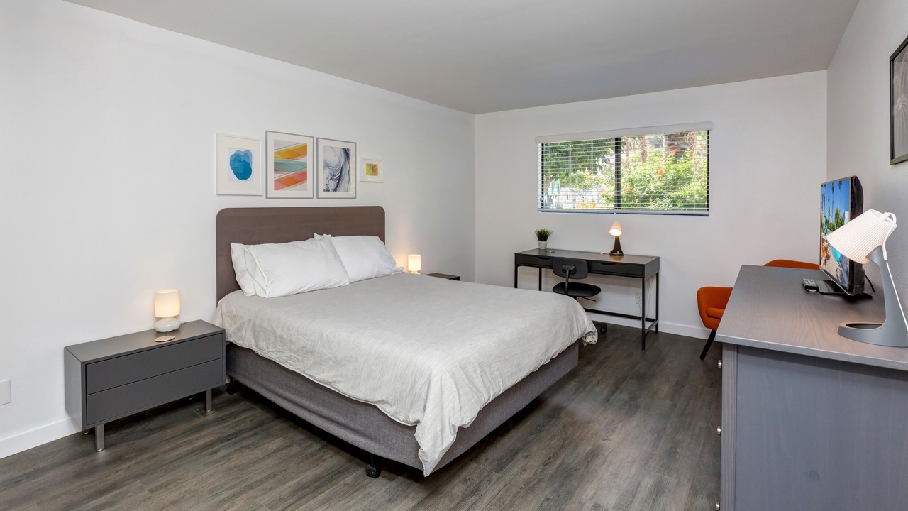 Photo of Bedroom in Canyon Corridor