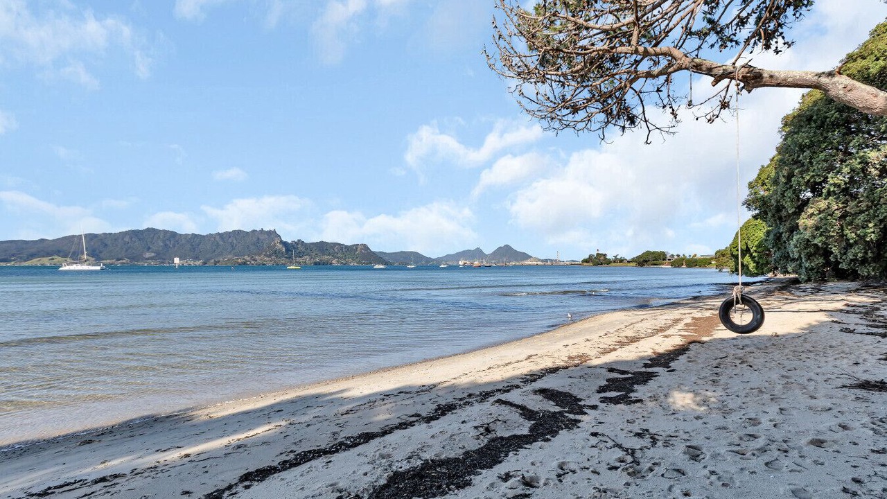 Photo of Others in One Tree Point