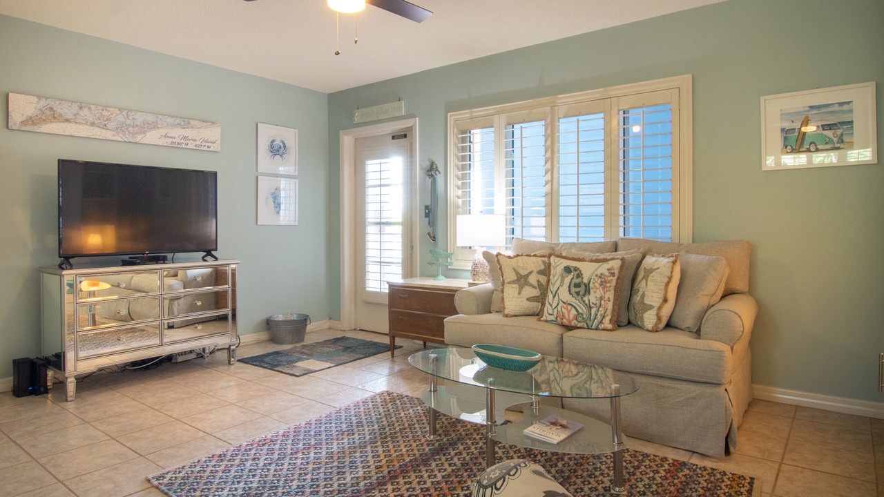 Photo of Livingroom in Holmes Beach