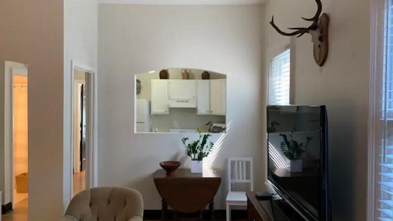 Photo of Livingroom in Inman Park