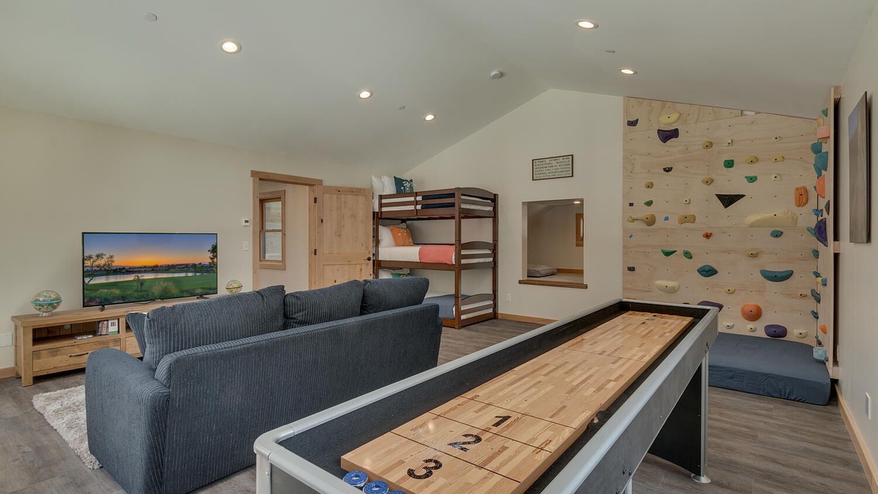 Photo of Bedroom in Tahoe Pines