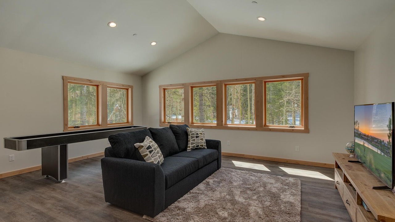 Photo of Livingroom in Tahoe Pines