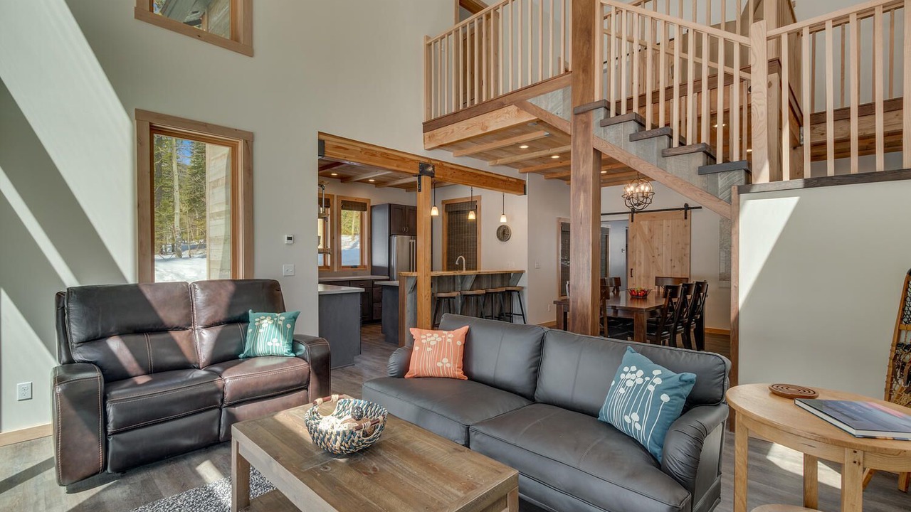 Photo of Livingroom in Tahoe Pines