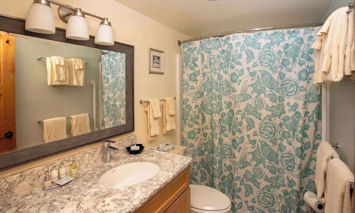 Photo of Bathroom in Gearhart
