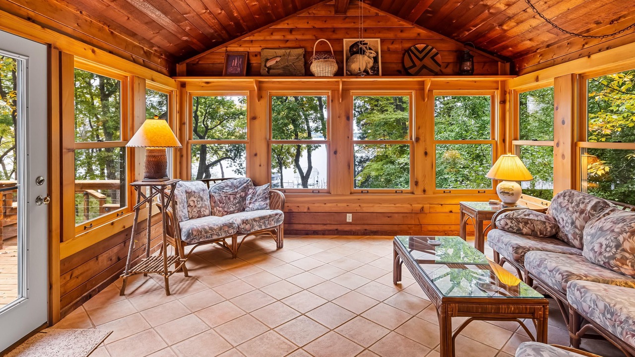 Photo of Livingroom in Green Lake