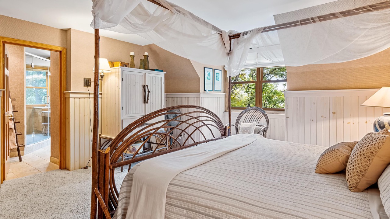 Photo of Bedroom in Green Lake