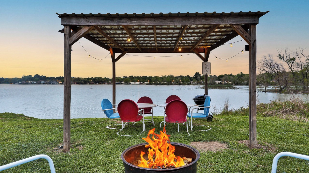 Photo of Outdoor in Willis