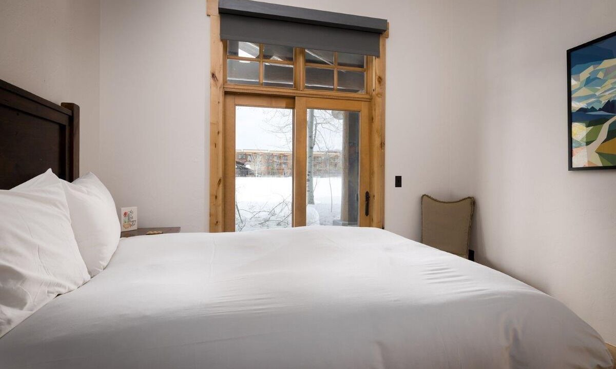 Photo of Others in Victor